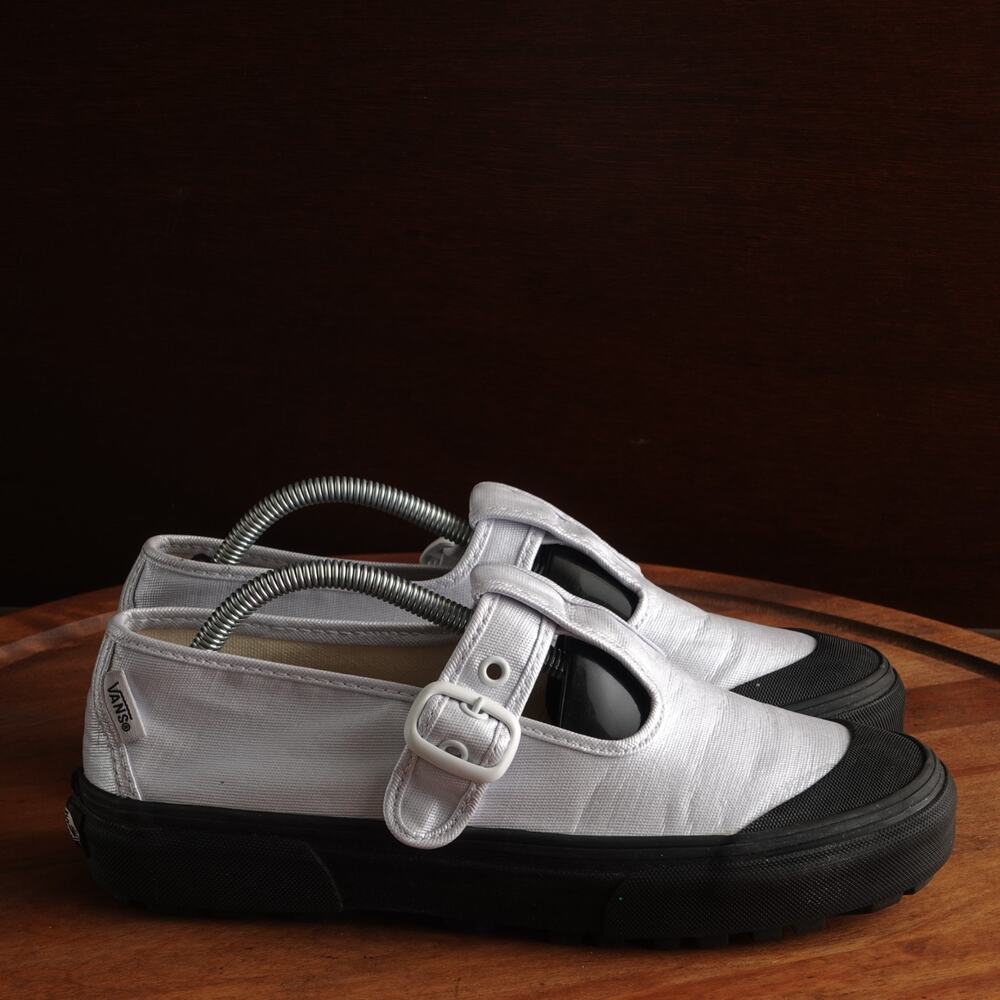 Vans Shoes Womens SZ 7.5 Silver BLK Style 93 Mary Jane Canvas Buckle Preppy Twee